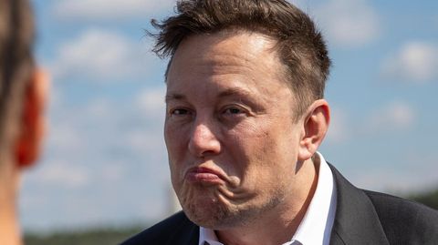 Kein Grund zur Freude: Elon Musk muss mit Twitter nun genauer hinsehen.