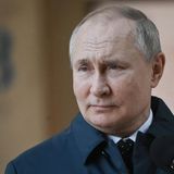 24. Februar: Kremlchef Putin genehmigt Militäreinsatz in Ostukraine