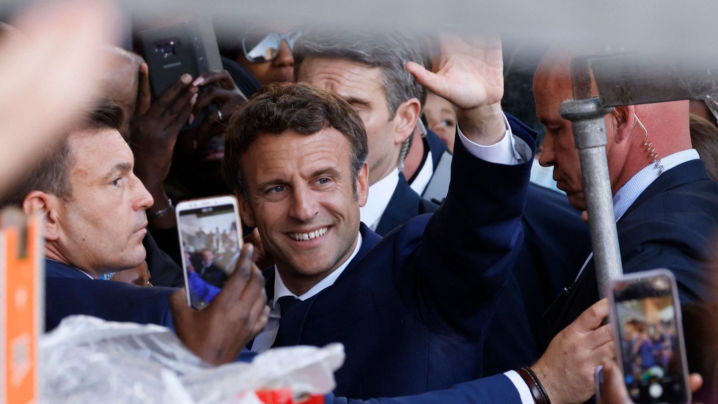 24. April: Macron als Frankreichs Präsident wiedergewählt