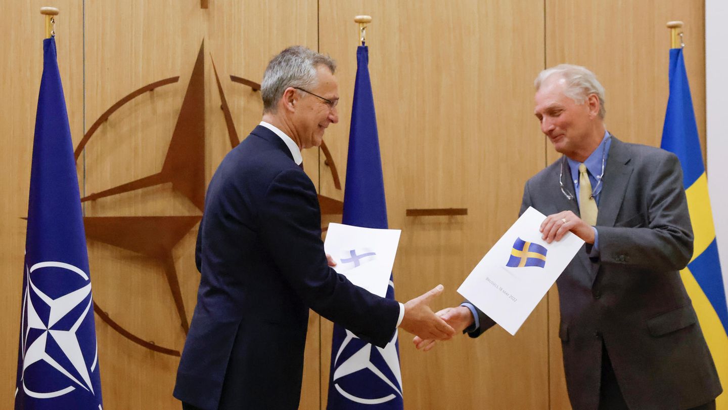 18. Mai: Schweden und Finnland beantragen Aufnahme in die Nato
