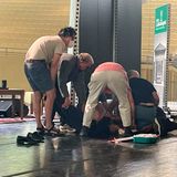 12. August: Polizei: Autor Rushdie in Hals gestochen – Täter festgenommen