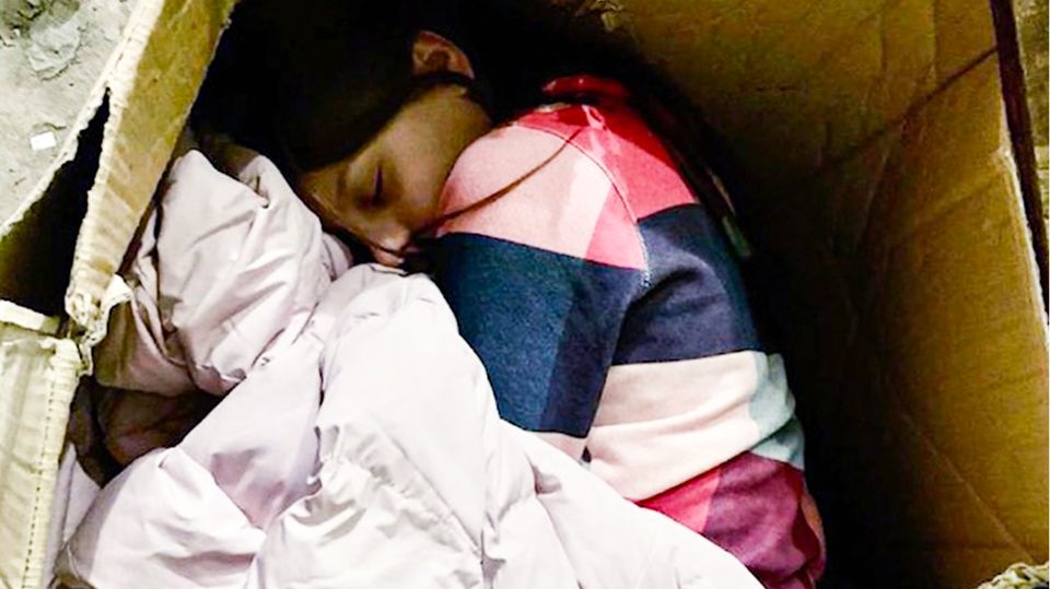 Ukraine: Kinder sitzen stundenlang in kalten Kellern: So kämpfen die Menschen gegen die Kälte