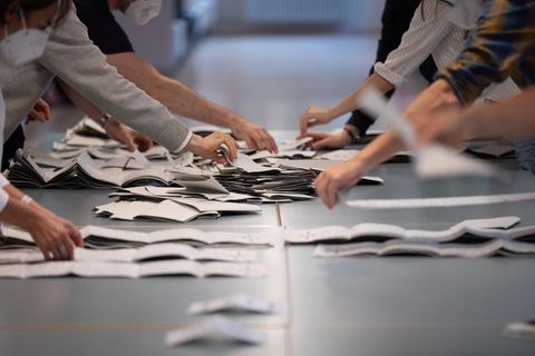 Die Stimmzettel zur Berlin-Wahl sind nun erneut ausgezählt