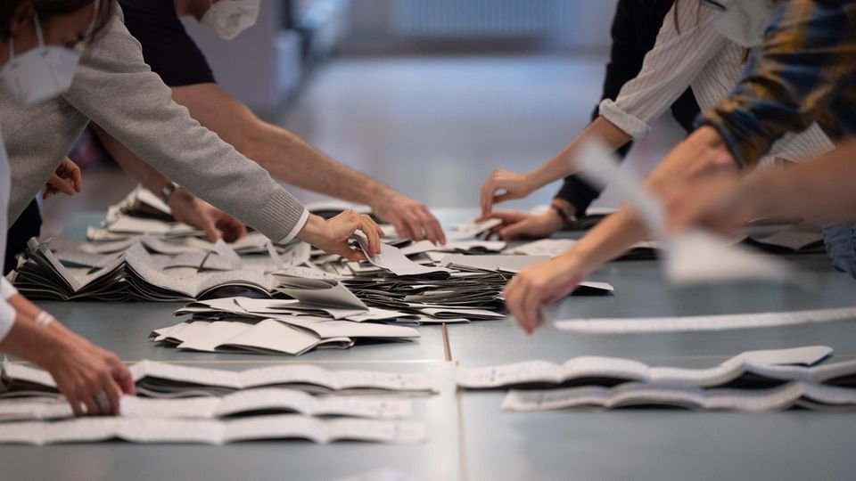 Die Stimmzettel zur Berlin-Wahl sind nun erneut ausgezählt