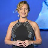 Derzeit ist Kate Winslet wieder auf der großen Leinwand zu sehen, denn sie spielt in "Avatar 2 – The Way of Water" mit. Der große Durchbruch als Schauspielerin gelang der gebürtigen Engländerin schon vor "Titanic", als sie 1995 in der Jane-Austen-Verfilmung "Sinn & Sinnlichkeit" spielte. Für ihre Darbietung gewann sie den BAFTA-Award und war für den Oscar und Golden Globe als beste Nebendarstellerin nominiert. Nach dem Cameron-Epos war Winslet in zahlreichen unterschiedlichen Rollen zu sehen: 2006 in der weihnachtlichen Romantikkomödie "Liebe braucht keine Ferien", 2011 in der Tragikkomödie "Der Gott des Gemetzels" und 2014 im Kostümfilm "Die Gärtnerin von Versailles". 2009 hatten Kate Winslet und Leonardo DiCaprio zum zweiten Mal gemeinsam vor der Kamera gestanden. In "Zeiten des Aufruhrs" hatten sie ein Ehepaar in der Krise verkörpert. Im selben Jahr gewann die Schauspielerin den Oscar für ihre Performance in "Der Vorleser". 2023 wird sie als Elizabeth "Lee" Miller, ein Model, das zur Kriegsberichterstatterin wurde, zu sehen sein. Privat ist Winslet zum dritten Mal verheiratet und hat drei Kinder.