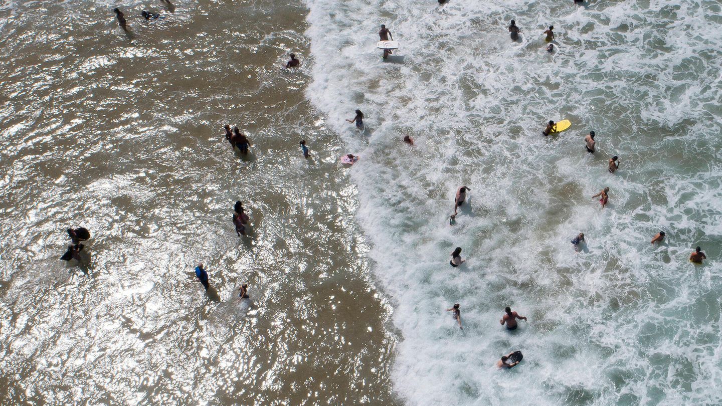 Luftaufnahme von einem Strand in Südafrika