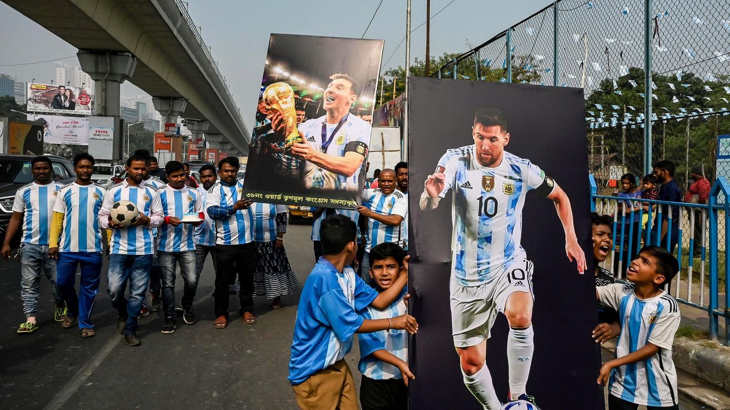 Finale der WM-2022 in Katar: Alle für Messi: Argentinische Sender zeigten um Mitternacht dasselbe Programm