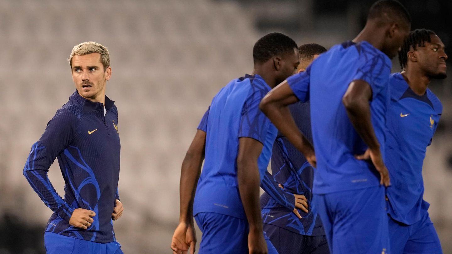 Antoine Griezmann (l.) mit Mannschaftskameraden im Training