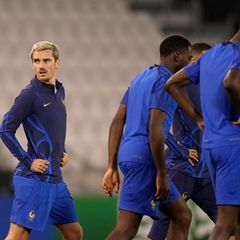Antoine Griezmann (l.) mit Mannschaftskameraden im Training