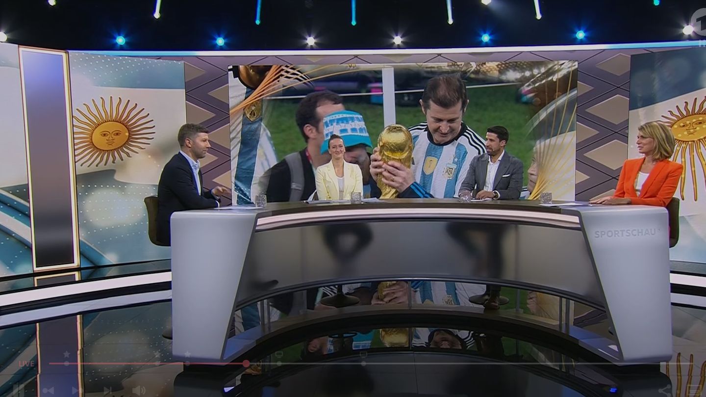 ARD-Expertinnen- und -Expertenrunde zur Fußball-WM: Thomas Hitzlsperger, Almuth Schult, Sami Khedira, Moderatorin Jessy Wellmer