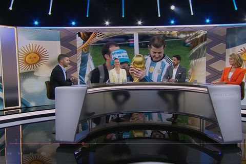 ARD-Expertinnen- und -Expertenrunde zur Fußball-WM: Thomas Hitzlsperger, Almuth Schult, Sami Khedira, Moderatorin Jessy Wellmer