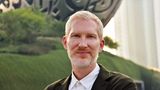 Brendan McGetrick vor dem Museum of the Future