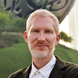 Brendan McGetrick vor dem Museum of the Future