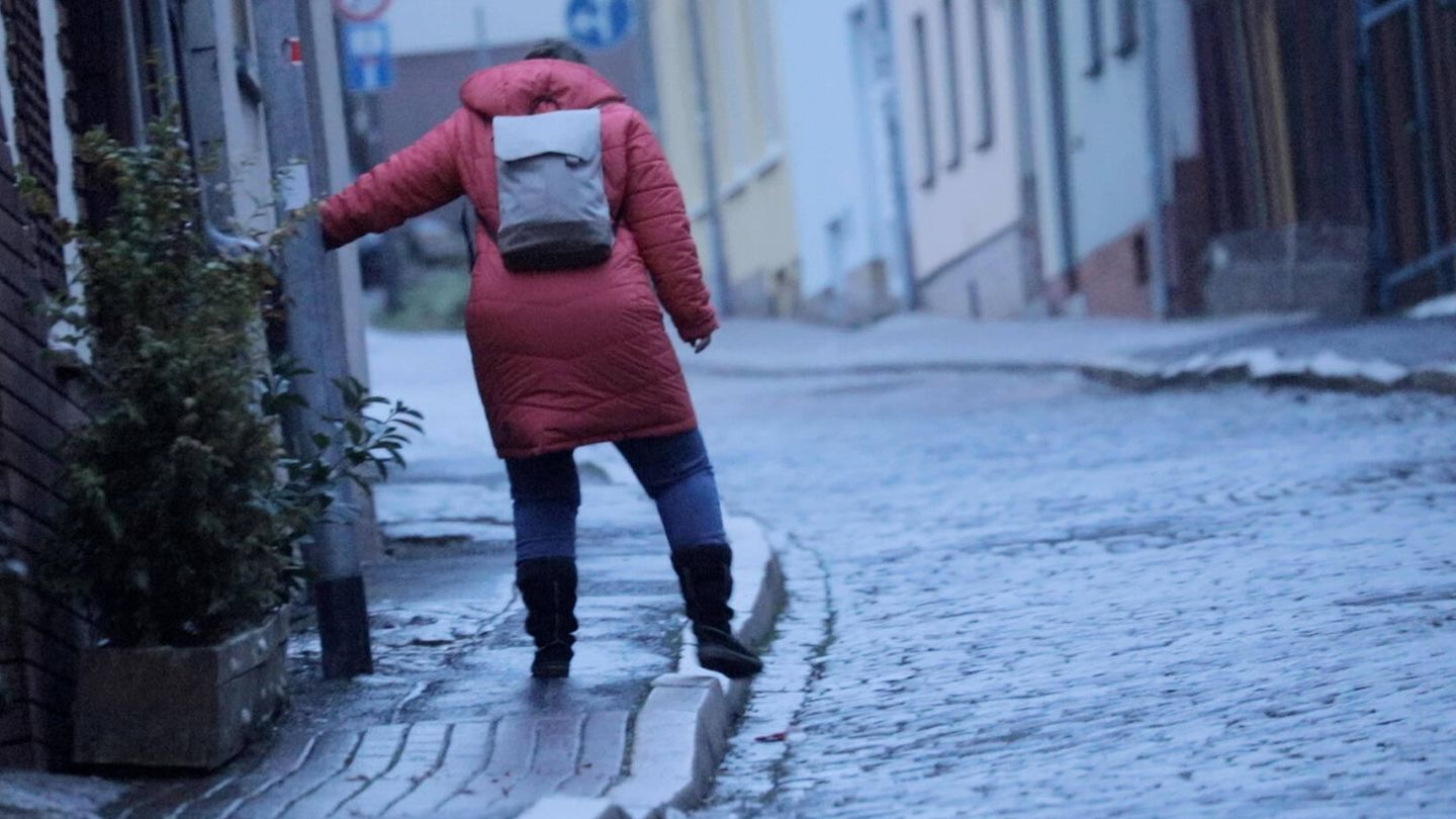 Wie entsteht Eisregen? Was macht Blitzeis so gefährlich? Eine  Begriffs-Erklärung | STERN.de