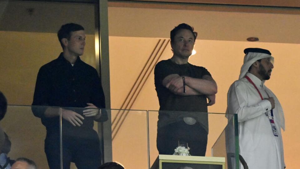 Jared Kushner und Elon Musk im Lusail-Stadion