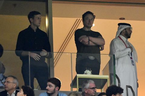 Jared Kushner und Elon Musk im Lusail-Stadion