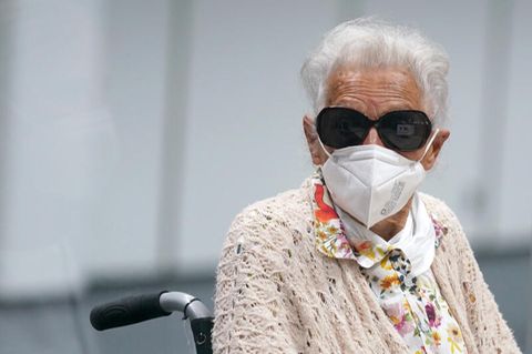 Die 97-jährige Irmgard F. während der Gerichtsverhandlungen vor dem Landgericht Itzehoe