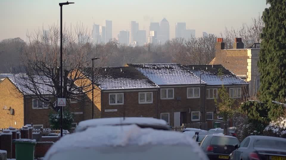 Video: Großbritannien: Steigende Kosten bringen viele Briten in Schwierigkeiten