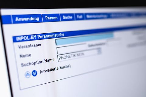 Karlsruhe prüft: Was darf die Polizei mit neuer Analyse-Software?