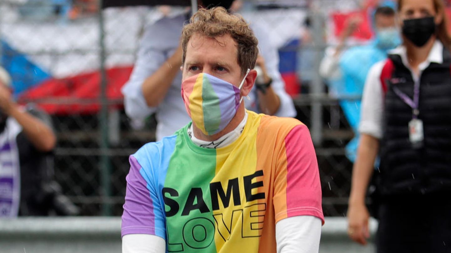 Vor dem Großen Preis von Ungarn 2021 kniete Sebastian Vettel in Solidarität mit Black Lives Matter Bewegung nieder