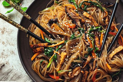 Dieser Glasnudelsalat ist eine Aromabombe