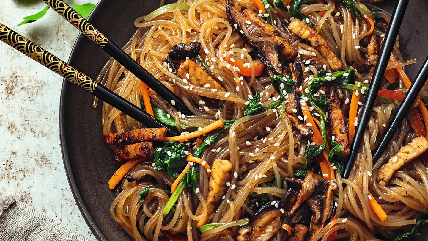 Dieser Glasnudelsalat ist eine Aromabombe