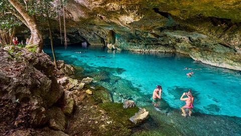 Blick in die Cenote Dos Ojos