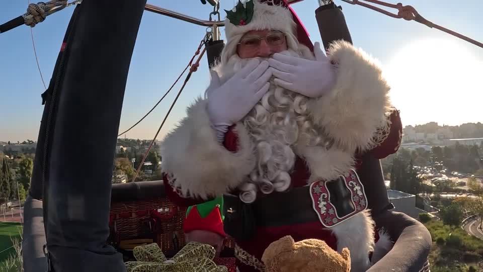 Video: Im Ballon: Mit dem Weihnachtsmann übers Heilige Land Video: Im Ballon: Mit dem Weihnachtsmann übers Heilige Land