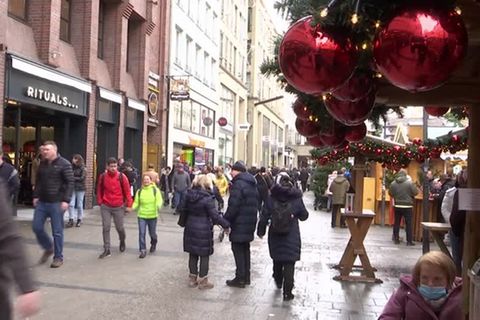 Video: Weihnachtsüberraschung: Konsumklima steigt zum dritten Mal in Folge