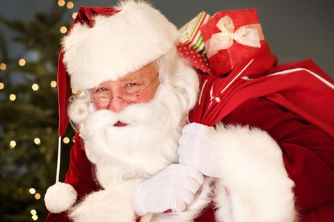 Der Weihnachtsmann bringt an Heiligabend die Geschenke – oder etwa nicht?