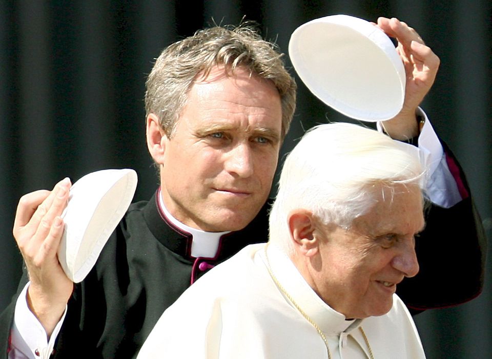 Papst Benedikt XVI.: Nachruf auf den Papst im Schatten ...
