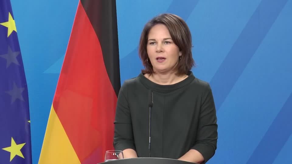 Video: Baerbock nennt Selenskyjs US-Reise "wichtiges Zeichen" Video: Baerbock nennt Selenskyjs US-Reise "wichtiges Zeichen"