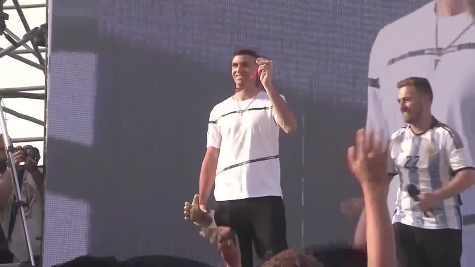 Video: "Mein Traum war es, Messi die WM zu schenken" Video: "Mein Traum war es, Messi die WM zu schenken"