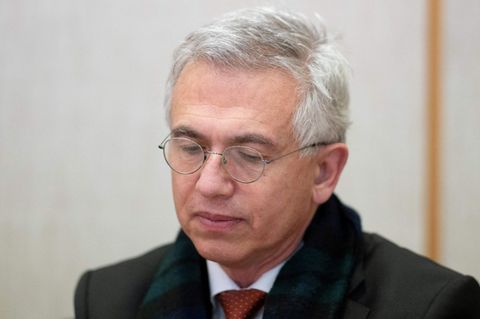 Frankfurts früherer Oberbürgermeister Peter Feldmann im Gerichtssaal des Landgerichtes Frankfurt am Main
