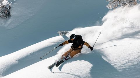 Verlockung Tiefschnee - mit einem All Mountain Ski ist das möglich.