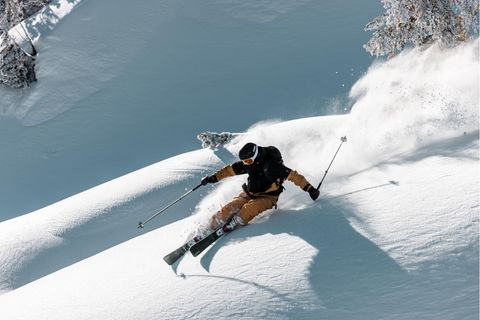 Verlockung Tiefschnee - mit einem All Mountain Ski ist das möglich.