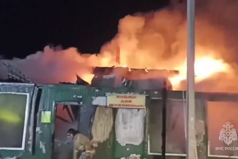 Video: Brand in nicht registriertem Altenheim fordert 22 Tote