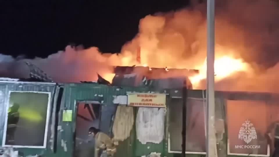 Video: Brand in nicht registriertem Altenheim fordert 22 Tote Video: Brand in nicht registriertem Altenheim fordert 22 Tote