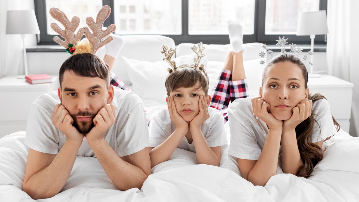 Für ein frohes Fest: Haben Sie nicht zu hohe Erwartungen! Wer Perfektion an den Weihnachtstagen erwartet, kann nur bitterlich enttäuscht werden. Die Feiertage gehören zu den stressigsten des Jahres. Gehen Sie Weihnachten entspannt an, verteilen Sie Aufgaben und nehmen sie alles nicht so wichtig. Letztendlich geht es darum, dass Sie mit Ihren Liebsten zusammen sind. Haben Sie nicht zu hohe Erwartungen! Wer Perfektion an den Weihnachtstagen erwartet, kann nur bitterlich enttäuscht werden. Die Feiertage gehören zu den stressigsten des Jahres. Gehen Sie Weihnachten entspannt an, verteilen Sie Aufgaben und nehmen sie alles nicht so wichtig. Letztendlich geht es darum, dass Sie mit Ihren Liebsten zusammen sind.