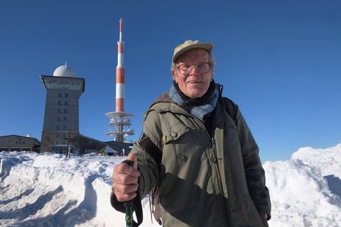Ganz in seinem Metier: Brocken-Benno auf dem Brocken.