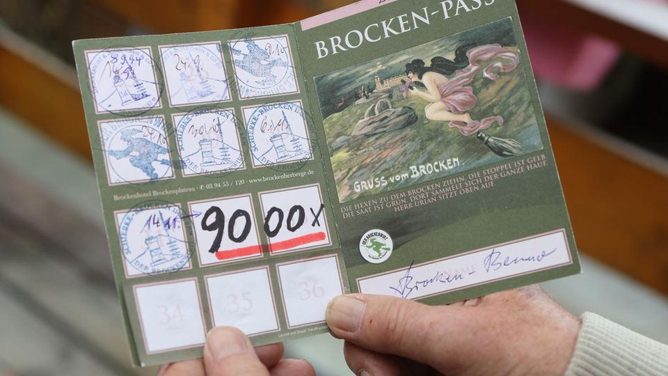 Rekordwanderer: Bestens dokumentiert: 9000 Touren auf den Brocken. Bestens dokumentiert: 9000 Touren auf den Brocken.