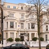 Das Haus liegt in einer ruhigen und grünen Gegend.