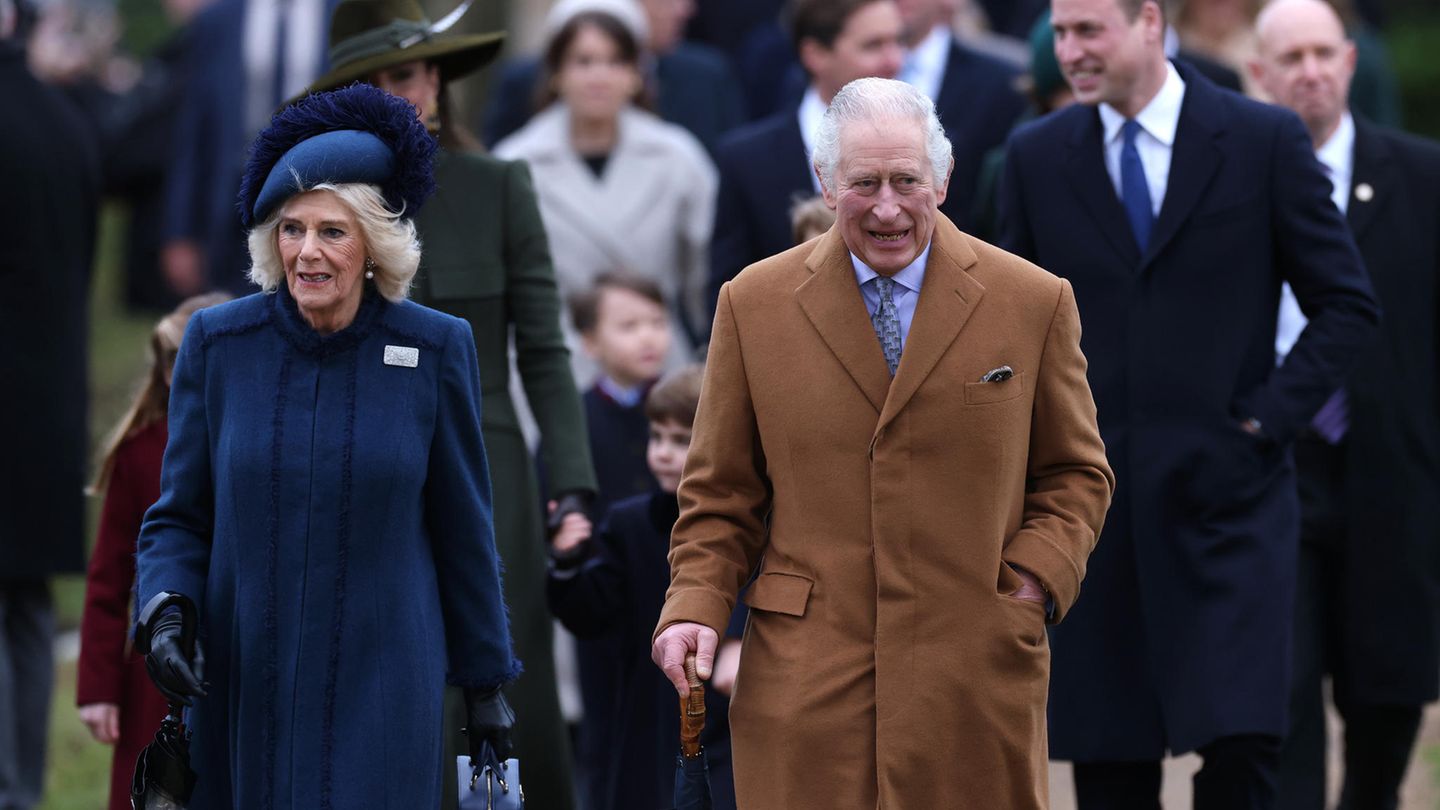 King Charles III: He leads the family to the Sandringham church service