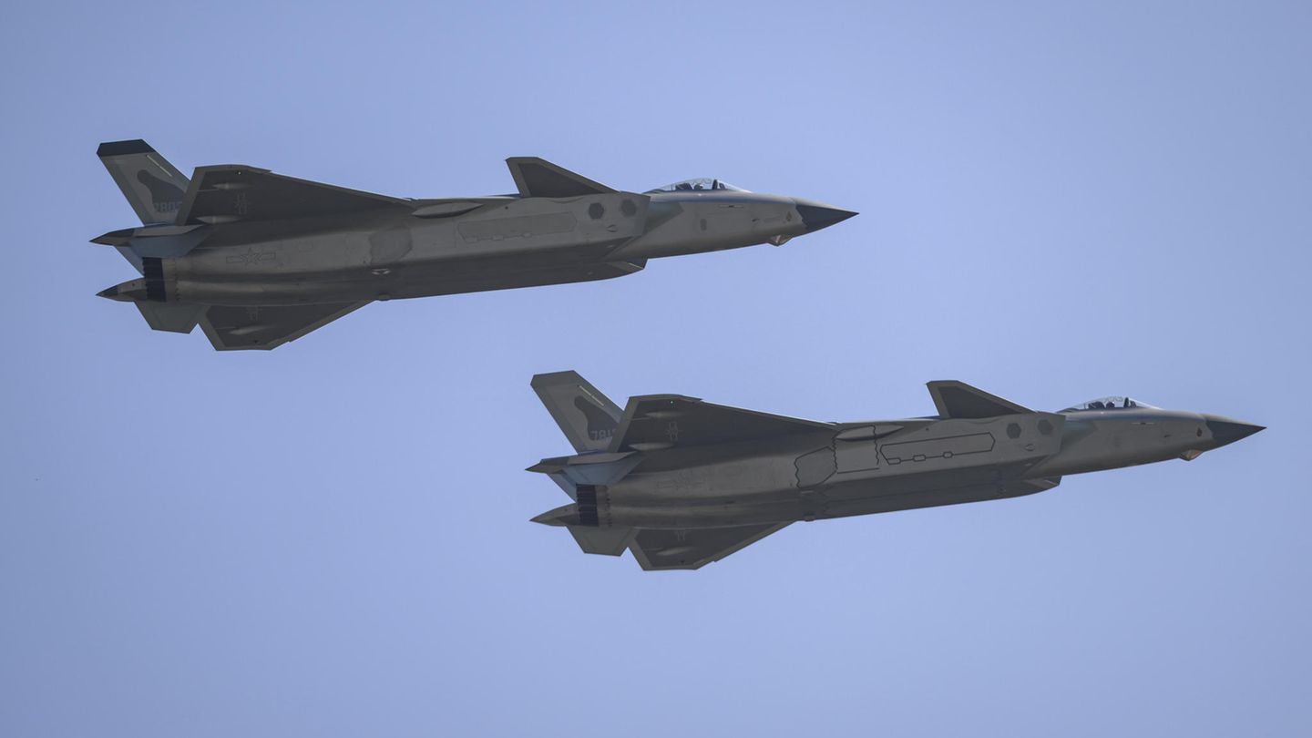 Bei einer Übung vor Taiwan sind zahlreiche chinesische Kampfflugzeuge in den Luftraum Taiwans eingedrungen (Symbolbild)