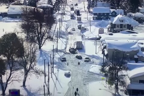 Video: Zahlreiche Tote durch Schneesturm in den USA
