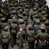 In Begleitung des Reiseführers ist auch die Schießanlage im Zentrum der nordkoreanischen Hauptstadt für Ausländer zugänglich. Kugeln für Gewehre oder Pistolen können zu Übungszwecken vor Ort erworben werden. Unter den Instruktoren gibt es viele Frauen, unter ihnen auch ehemalige Olympia-Sportlerinnen. 