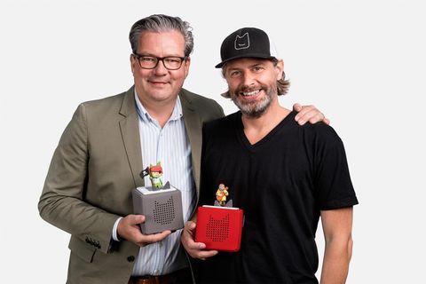 Patric Faßbender (r.) und Marcus Stahl sind Väter der Toniebox. Mit ihrer tonies GmbH holten sie 2019 den ersten Platz beim Deutschen Gründerpreis in der Kategorie "Aufsteiger"