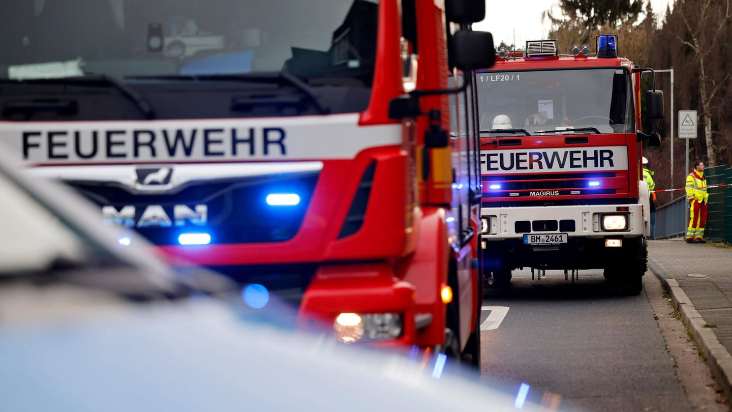 Zwei Feuerwehr-Autos