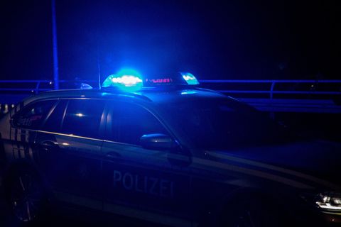 Polizeiwagen auf der Autobahn
