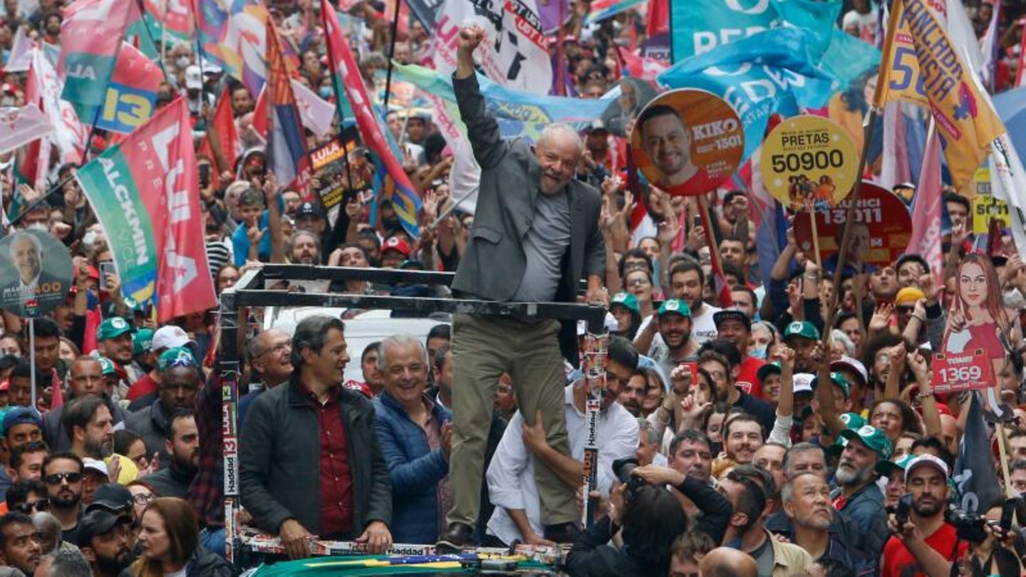 Lula lässt sich von Anhängern feiern